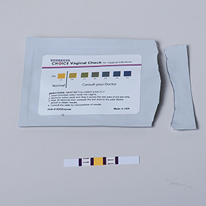 テストストリップと綿棒を取り出します